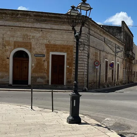 펜션 La Casa Dell'arciprete - Centro Storico 미사니아